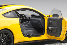 Indlæs billede til gallerivisning 1/18 Ford Mustang Shelby GT350R, yellow/black stripes 1:18