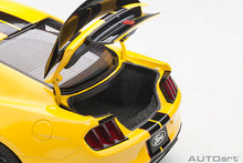 Indlæs billede til gallerivisning 1/18 Ford Mustang Shelby GT350R, yellow/black stripes 1:18
