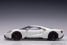 Indlæs billede til gallerivisning 2017 Ford GT, frozen white 1:18