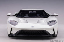 Indlæs billede til gallerivisning 2017 Ford GT, frozen white 1:18