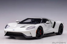 Indlæs billede til gallerivisning 2017 Ford GT, frozen white 1:18