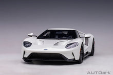 Indlæs billede til gallerivisning 2017 Ford GT, frozen white 1:18