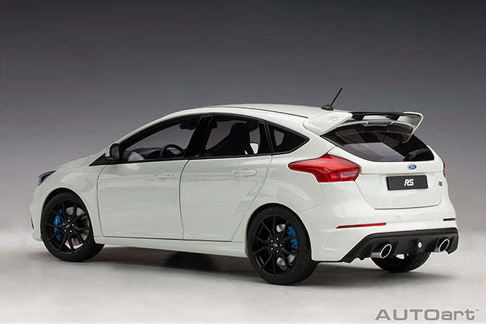 FORD ENGLAND FOCUS RS 2016 WHITE