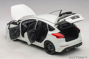 2016 Ford Focus RS, frozen white 1:18