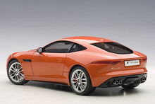 Indlæs billede til gallerivisning 2015 Jaguar F-type R coupe, orange metallic 1:18