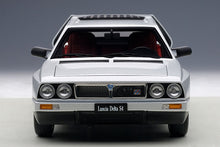 Indlæs billede til gallerivisning 1985 Lancia Delta S4, grey  1:18