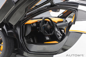 McLAREN P1 2013 WHITE