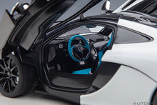 Indlæs billede til gallerivisning McLAREN P1 2013 ALASKAN DIAMOND WHITE