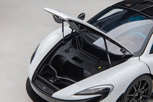 McLAREN P1 2013 ALASKAN DIAMOND WHITE