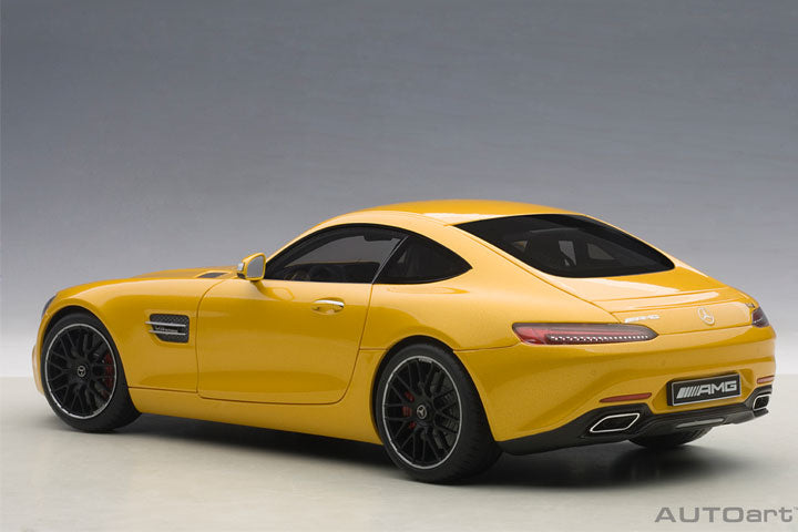 MERCEDES BENZ GT-S AMG (C190) 2016 YELLOW AMG SOLARBEAM MET