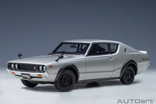 Indlæs billede til gallerivisning 1/18 Nissan Skyline GT-R (KPGC110), silver 1:18