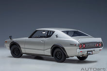Indlæs billede til gallerivisning 1/18 Nissan Skyline GT-R (KPGC110), silver 1:18