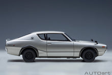 Indlæs billede til gallerivisning 1/18 Nissan Skyline GT-R (KPGC110), silver 1:18