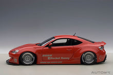 Indlæs billede til gallerivisning 1/18 Toyota 86 Rocket Bunny, red with silver wheels 1:18