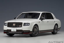Indlæs billede til gallerivisning Toyota Century GRMN, white 1:18