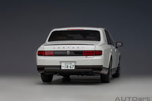 Indlæs billede til gallerivisning Toyota Century GRMN, white 1:18