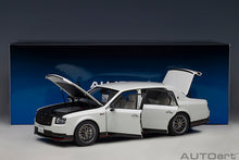 Indlæs billede til gallerivisning Toyota Century GRMN, white 1:18