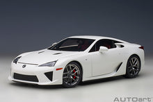 Indlæs billede til gallerivisning 1/18 Lexus LFA, white 1:18