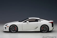 Indlæs billede til gallerivisning 1/18 Lexus LFA, white 1:18