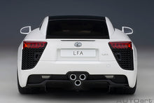 Indlæs billede til gallerivisning LEXUS LFA COUPE 2012 WHITEST WHITE CARBON