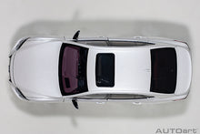 Indlæs billede til gallerivisning 1/18 2018 Lexus LS 500h, white 1:18