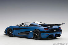 Indlæs billede til gallerivisning 1/18 Koenigsegg One 1, blue/carbon with white accents 1:18