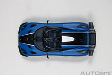 Indlæs billede til gallerivisning 1/18 Koenigsegg One 1, blue/carbon with white accents 1:18