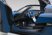 Indlæs billede til gallerivisning 1/18 Koenigsegg One 1, blue/carbon with white accents 1:18