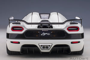 KOENIGSEGG AGERA RS 2015 WHITE RED