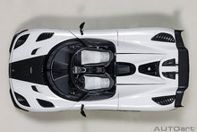 Indlæs billede til gallerivisning KOENIGSEGG AGERA RS 2015 WHITE RED