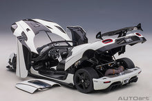 Indlæs billede til gallerivisning KOENIGSEGG AGERA RS 2015 WHITE RED