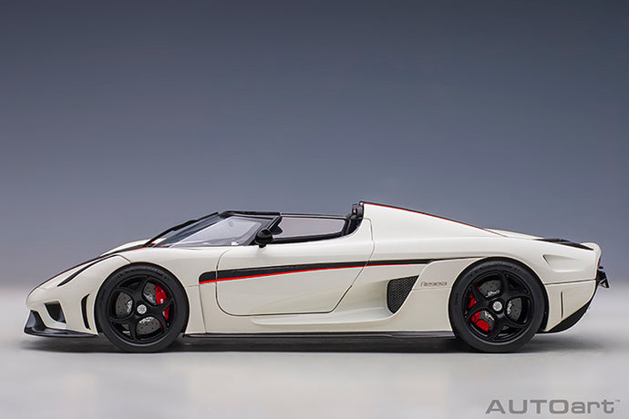 KOENIGSEGG REGERA 2016  WHITE BLACK CARBON RED