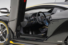 Indlæs billede til gallerivisning Lamborghini Centenario, clear carbon/yellow accents 1:18