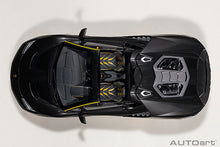 Indlæs billede til gallerivisning Lamborghini Centenario Roadster, clear carbon/yellow accents 1:18
