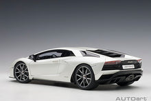 Indlæs billede til gallerivisning 2017 Lamborghini Aventador S, white  1:18