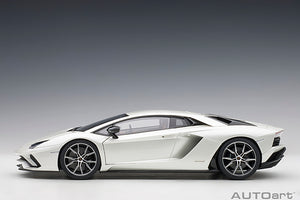 2017 Lamborghini Aventador S, white  1:18