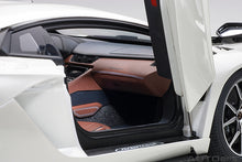 Indlæs billede til gallerivisning 2017 Lamborghini Aventador S, white  1:18