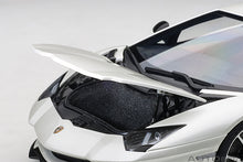Indlæs billede til gallerivisning 2017 Lamborghini Aventador S, white  1:18