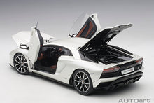 Indlæs billede til gallerivisning 2017 Lamborghini Aventador S, white  1:18