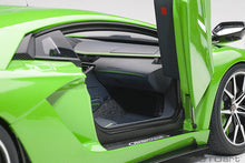 Indlæs billede til gallerivisning LAMBORGHINI AVENTADOR S 2017 PEARL GREEN