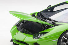 Indlæs billede til gallerivisning LAMBORGHINI AVENTADOR S 2017 PEARL GREEN