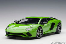 Indlæs billede til gallerivisning LAMBORGHINI AVENTADOR S 2017 PEARL GREEN