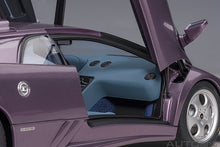 Indlæs billede til gallerivisning 1/18 Lamborghini Diablo SE30 Jota, violet 1:18