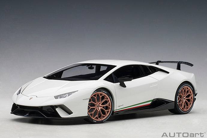 Lamborghini Huracan Performante, bianco monocerus 1:18
