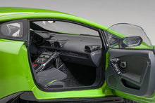 Indlæs billede til gallerivisning Lamborghini Huracan Performante, verde mantis 1:18