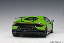 Indlæs billede til gallerivisning Lamborghini Huracan Performante, verde mantis 1:18