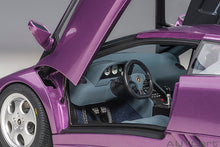 Indlæs billede til gallerivisning 1/18 Lamborghini Diablo SE30, purple 1:18