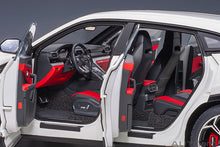 Indlæs billede til gallerivisning Lamborghini Urus, white 1:18