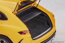 Indlæs billede til gallerivisning Lamborghini Urus, yellow 1:18
