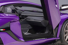 Indlæs billede til gallerivisning Lamborghini Aventador SVJ, viola pasifae 1:18
